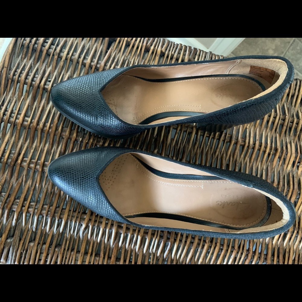 Black Shoes